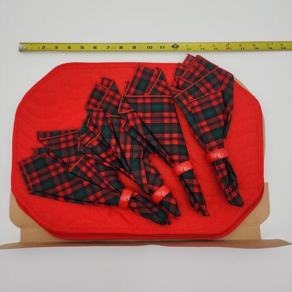 VTG QuiltCraft 12 Piece Set of Placemats Napkins Rings Red Plaid New in Package - Picture 9 of 10